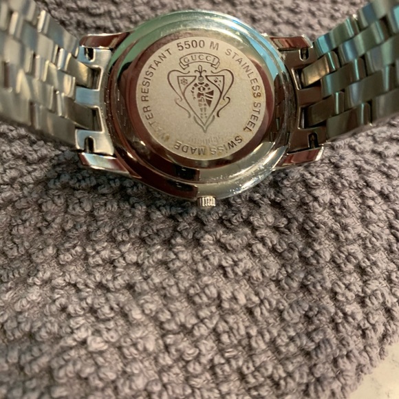 GUCCI G-Class 5500M 11P Diamonds Mens Quartz Watch - Picture 3 of 4